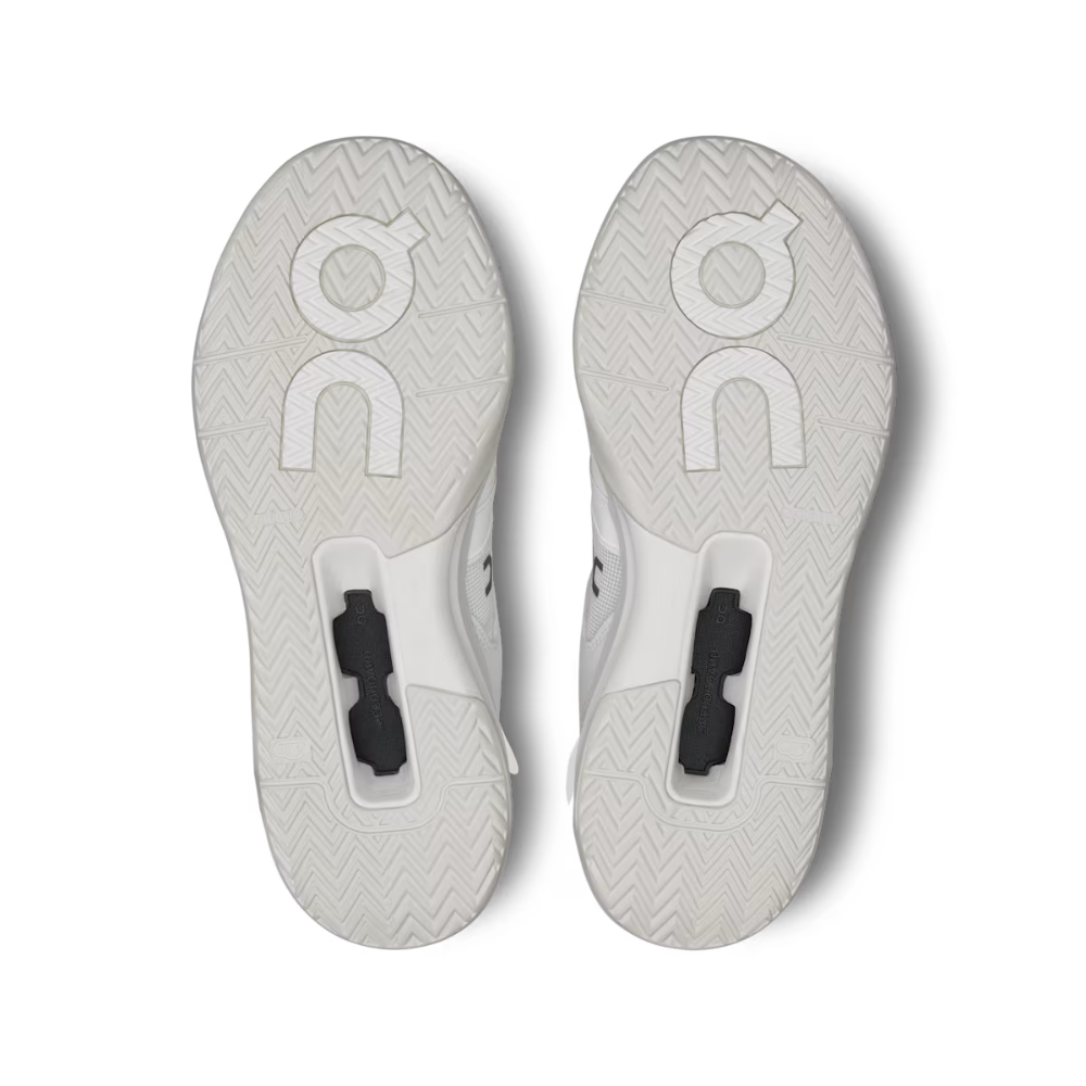 On THE ROGER Clubhouse Pro 3WD30050202 (4)